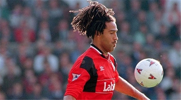 Foto - Futbolcuların uçuk saç stilleri