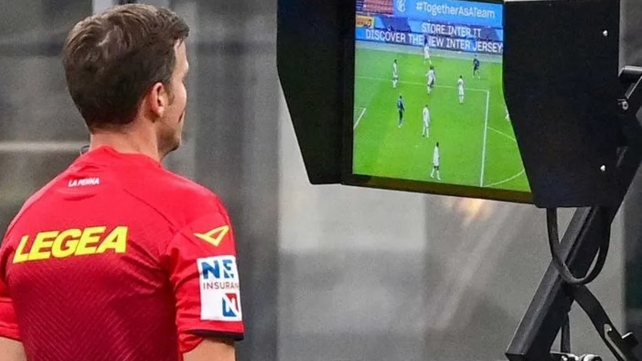 Foto - Futbolda devrim gibi değişiklik! IFAB penaltı ve VAR kurallarını güncelliyor