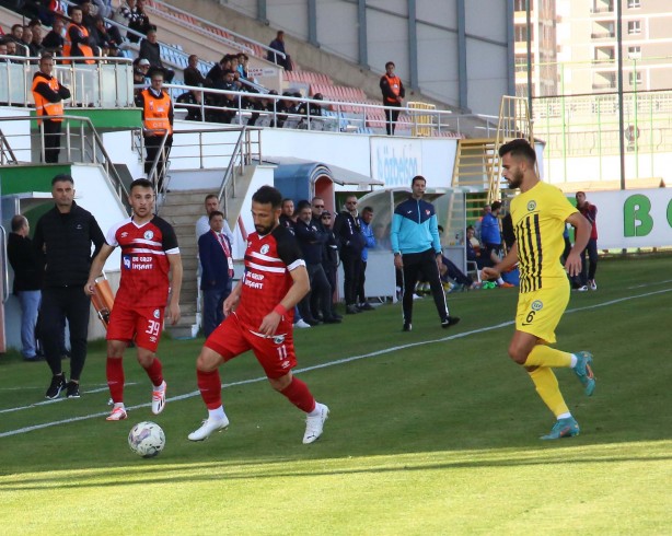 Foto - Futboldan men edin şunları! Kavgayı ayıran polislere bakın ne yaptılar