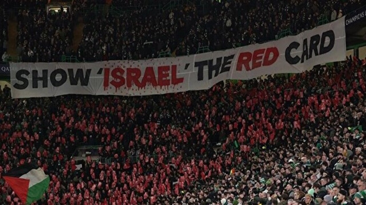 Foto - Futbolseverlerin çağrısı sürüyor! "İsrail'e kırmızı kart göster