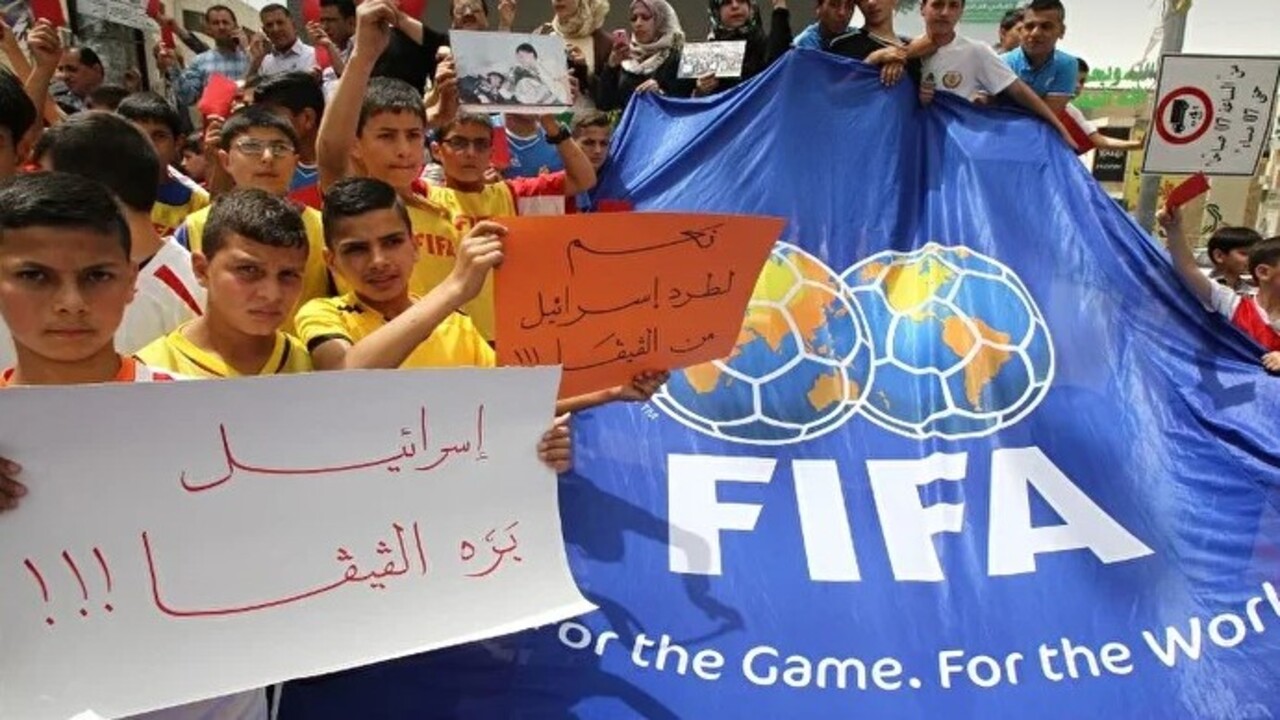 Foto - Futbolseverlerin çağrısı sürüyor! "İsrail'e kırmızı kart göster