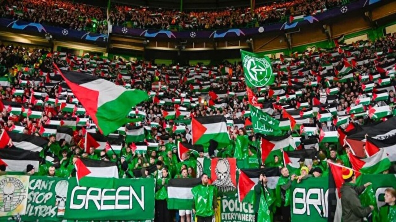 Foto - Futbolseverlerin çağrısı sürüyor! "İsrail'e kırmızı kart göster