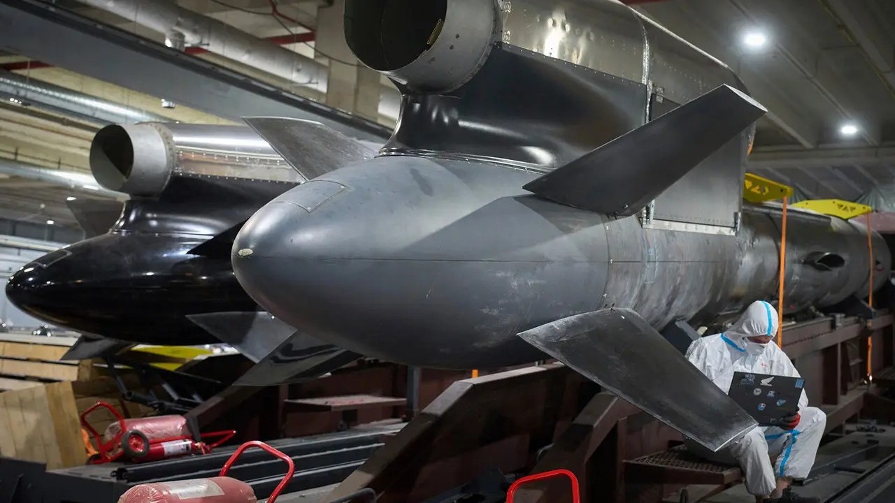 Füze üretimi yapıyordu! Savunma sanayi tesisleri vuruldu, tüm emekler çöp oldu