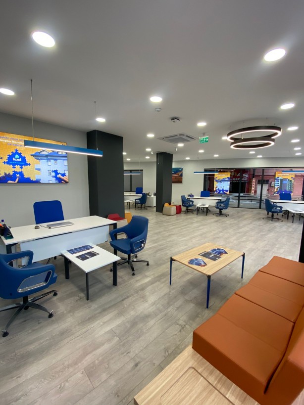 Foto - Fuzul şubeleşme atağını sürdürüyor! 111’inci şubesini Tarsus’ta açtı!