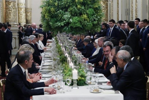 Foto - G20 yemeğinde Reis-i Cumhur Erdoğan için özel garson vardı
