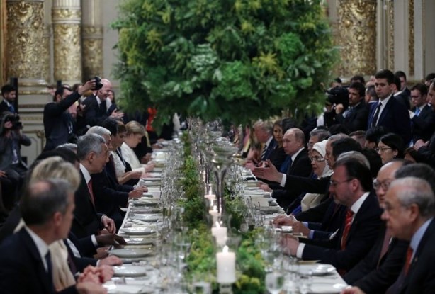 Foto - G20 yemeğinde Reis-i Cumhur Erdoğan için özel garson vardı