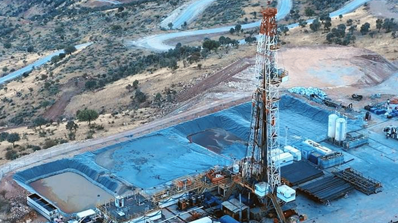 Foto - Gabar'dan sonra bir ilden daha petrol müjdesi: Petrol kulesi dikiliyor!