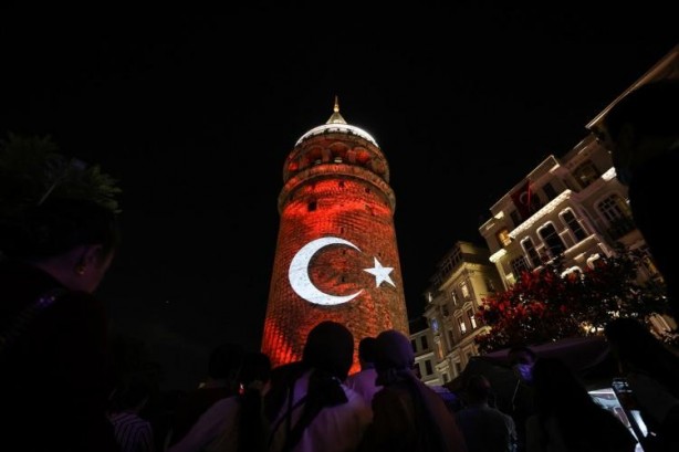 Foto - Galata Kulesi'nde ışık gösterisi