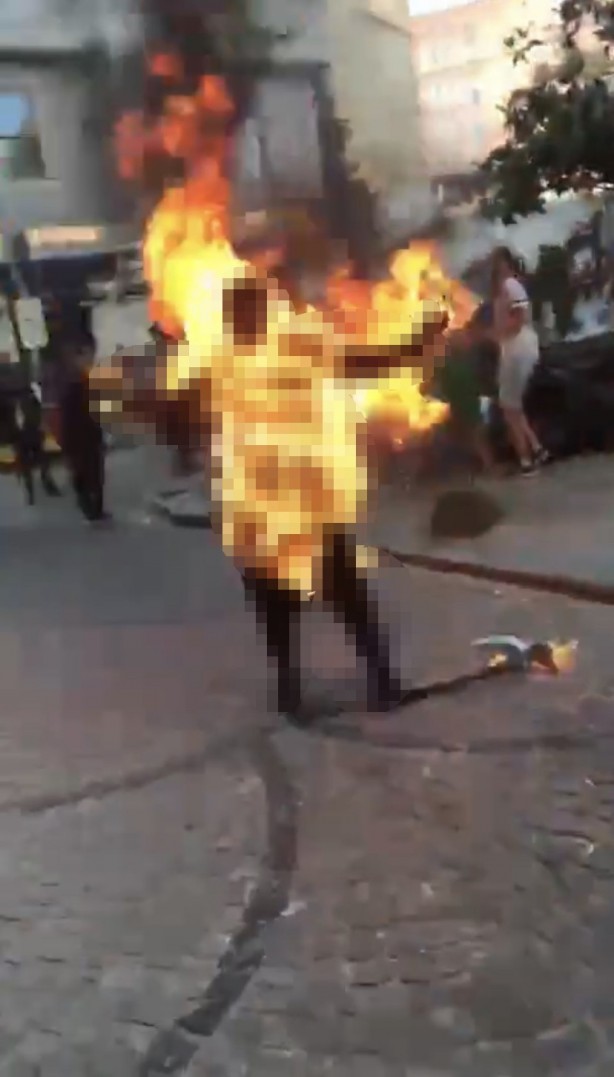 Galata Kulesi'nde kendini yakarak intihar eden genç toprağa verildi