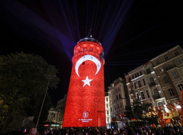 Foto - Galata Kulesi'nin ilk kez duyacağınız pencere detayı!