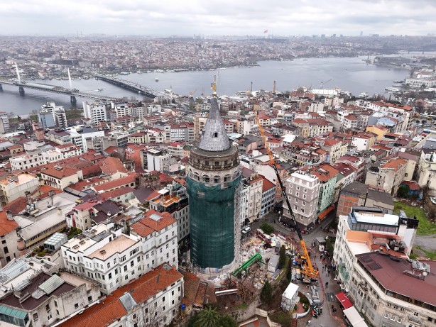 Foto - Galata Kulesi’nin son hali: İnşaat filesiyle sarıldı!