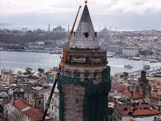 Foto - Galata Kulesi’nin son hali: İnşaat filesiyle sarıldı!
