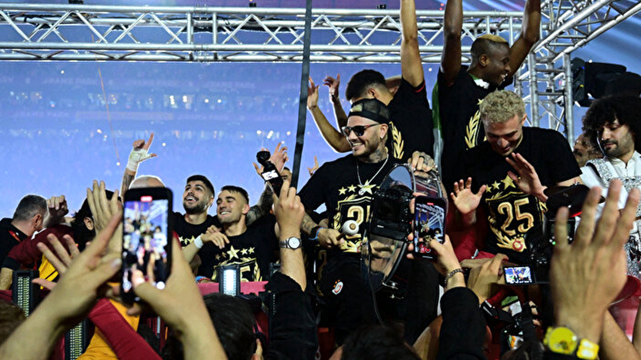 Foto - Galatasaray, 5. yıldızı taktı! İşte formadaki yeri