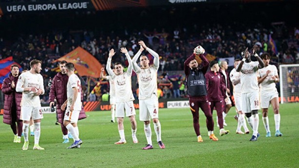 Foto - Galatasaray Barcelona maçında tarihe geçti