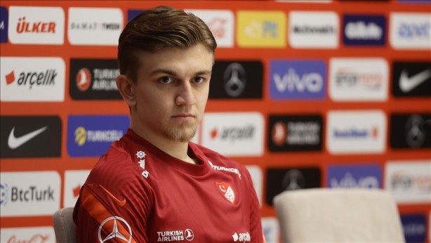 Foto - Galatasaray, Beşiktaş'a yılın transfer çalımını atıyor! Kartal'ın eski yıldızı Cim-Bom’a imza atacak! Bu transfer, ortalığı ayağa kaldırır