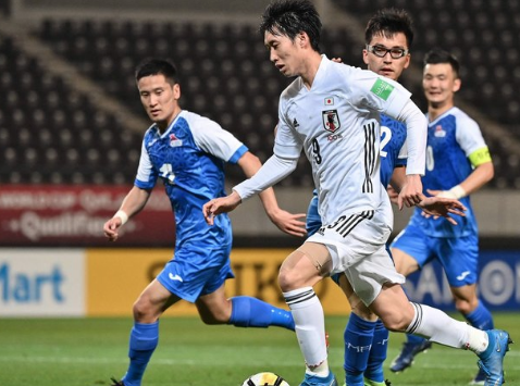 Galatasaray bile bu kadarını beklemiyordu! Fiyatı için yapılan bu teklif şaşırttı... Kamada pazarlığı: