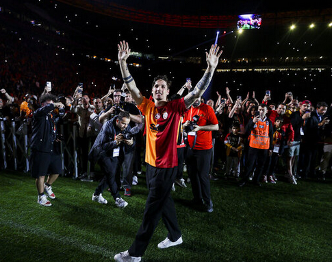 Foto - Galatasaray bu çılgın teklif karşısında ne yapacak? Yok böyle bir rakam...