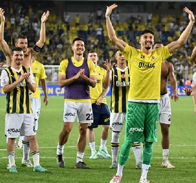 Galatasaray çılgına döndü: Bir türlü anlaşılamadı ve Fenerbahçe'nin kaptanı Aslan oluyor!