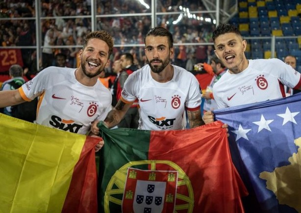 Foto - Galatasaray Fenerbahçe'nin eski yıldızının peşinde