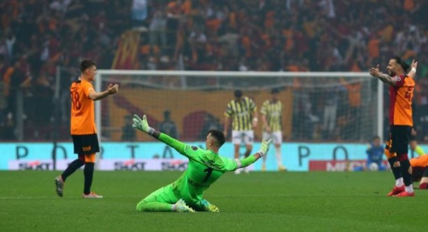 Galatasaray Fenerbahçe'nin eski yıldızının peşinde