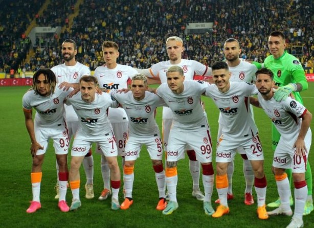 Foto - Galatasaray Fenerbahçe'nin eski yıldızının peşinde