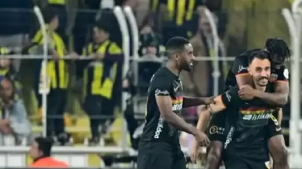 Galatasaray, Fenerbahçe’nin sinir uçlarıyla oynayacak hamleyi yaptı! Taraftarı ayağa kaldıran müthiş gelişme…