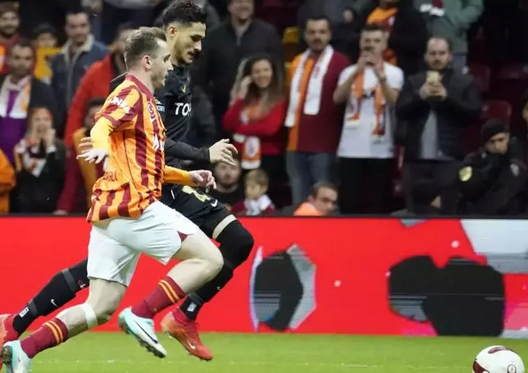 Foto - Galatasaray gizli saklı transferi bitirdi! Duyunca artık kullanmayacaksınız: 17'lik yıldız fena zorlayacak fena…