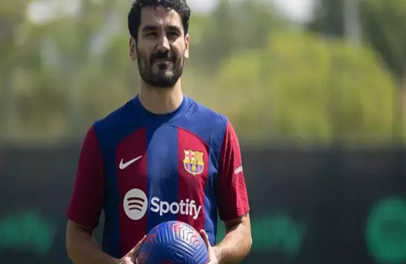 Foto - Galatasaray için adı çokça geçmişti ama öyle bir yere imza atıyor ki... Sağır sultan bile şaşar bu işe!