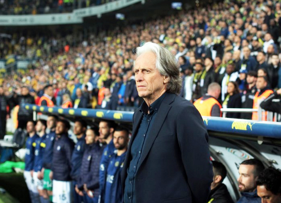 Foto - Galatasaray için çok ama çok büyük tehlike! Şaşkına çevirdiler: Fenerbahçe'den Galatasaray'a dev çalım!