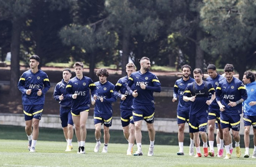 Foto - Galatasaray için çok ama çok büyük tehlike! Şaşkına çevirdiler: Fenerbahçe'den Galatasaray'a dev çalım!