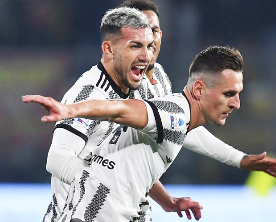 Foto - Galatasaray için çok ama çok büyük tehlike! Şaşkına çevirdiler: Fenerbahçe'den Galatasaray'a dev çalım!