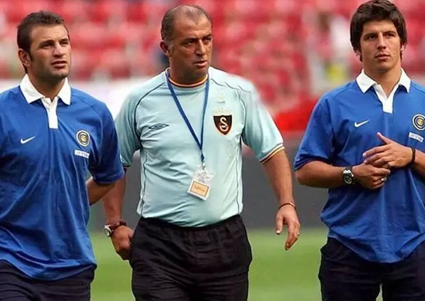 Foto - Galatasaray için öyle bir şey söyledi ki! Yer yerinden oynayacak: Taraftarlar şoka girdi...