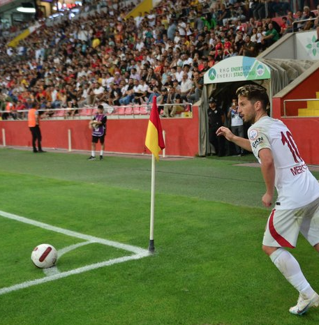 Foto - Galatasaray ile ilgili şok gelişme! Türk devine kötü haberler geldi...