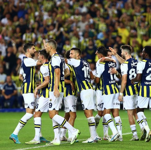 Foto - Galatasaray istedi tahmini tutmadı! Fenerbahçe transfer görüşmeleri üzerine açıkladı: Kapıyor...