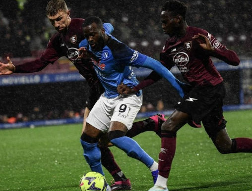 Foto - Galatasaray istedi tahmini tutmadı! Fenerbahçe transfer görüşmeleri üzerine açıkladı: Kapıyor...