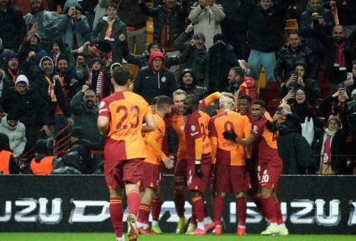 Foto - Galatasaray o yıldıza resmen talip oldu! Yahudi karşıtı paylaşımla tanınmıştı… Milyonlarca taraftar heyecanlandı!
