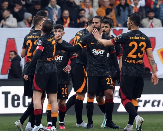 Foto - Galatasaray öyle bir hamle yapacak ki... Yer yerinden oynayacak!