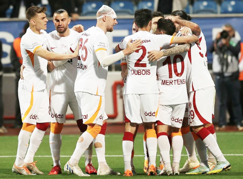 Galatasaray öyle bir isim getiriyor ki... Kimseler neler olduğunu anlayamadı!