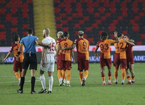 Foto - Galatasaray Şampiyonlar Ligi için uyardı: Cim-Bom milyon euroluk yıldızı kapıyor