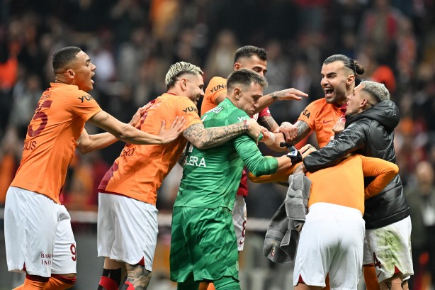 Foto - Galatasaray şampiyonluk yolunda yürüyor!