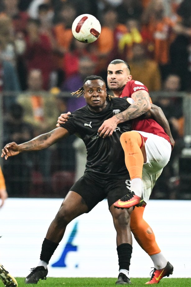 Foto - Galatasaray şampiyonluk yolunda yürüyor!