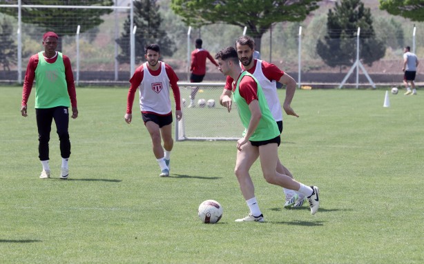 Foto - Galatasaray-Sivasspor maçına doğru yine bildik tartışma! Fenerbahçe'yi yıkan Sivasspor Rams Park'ta ne yapacak?