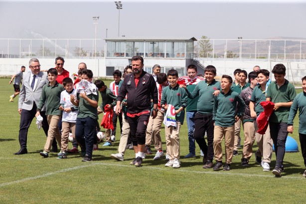 Foto - Galatasaray-Sivasspor maçına doğru yine bildik tartışma! Fenerbahçe'yi yıkan Sivasspor Rams Park'ta ne yapacak?