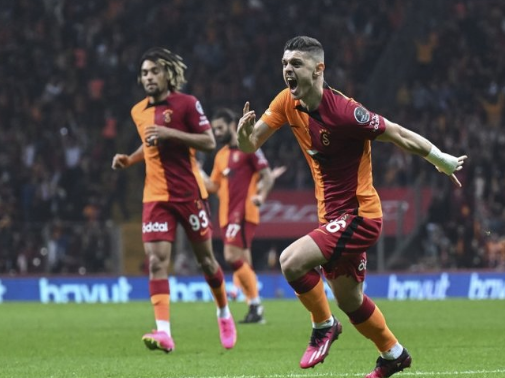 Foto - Galatasaray taraftarına büyük uyarı! Bu oyuncuları hemen ama hemen ekleyin...