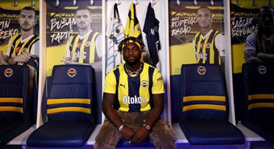 Galatasaray taraftarını çıldırttı! Fenerbahçe'nin yeni transferinden olay hareket