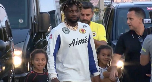 Foto - Galatasaray taraftarını çıldırttı! Fenerbahçe'nin yeni transferinden olay hareket