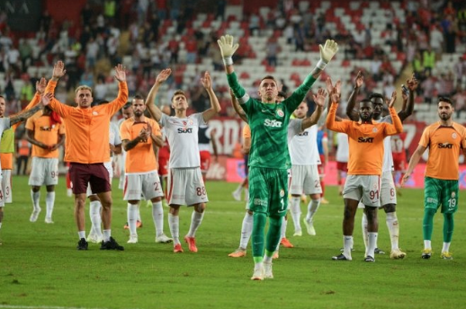 Galatasaray teyakkuza geçti! Okan Buruk’tan büyük sürpriz: Diyerek duyurdular