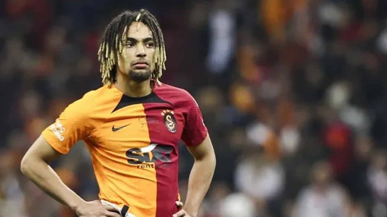 Galatasaray transferinde büyük sürpriz: Sacha Boey imza için İstanbul'a geldi