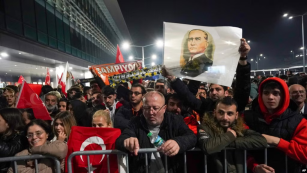 Foto - Galatasaray ve Fenerbahçe, bu yüzden komplekse kapılmış! "Prens Selman" detayı şok etti! Neler çıkıyor neler