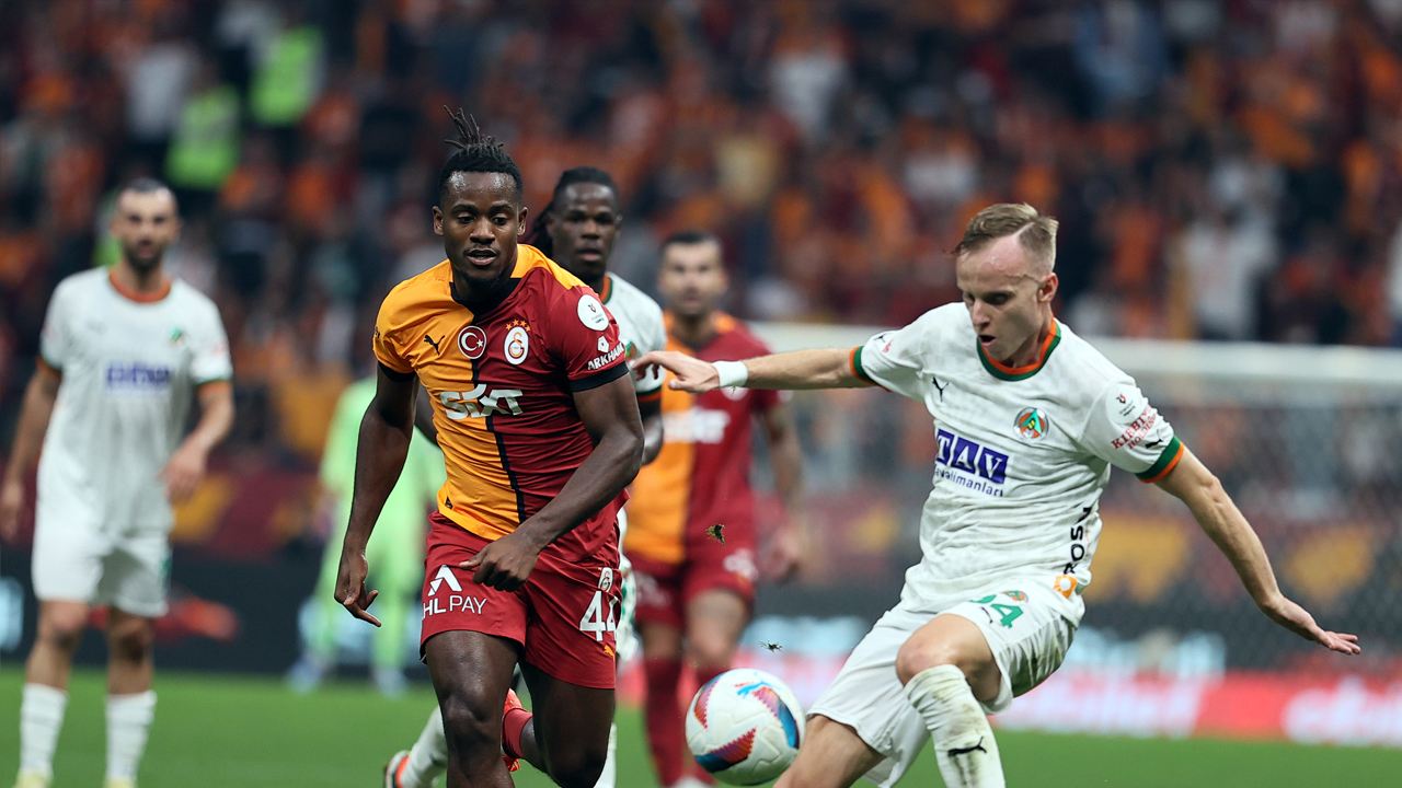 Foto - Galatasaray yeni güne yüreği ağzında uyanacak! Dursun Özbek Ocakta transfer bombasını patlatıyor! Resmen o isime vuruldu…